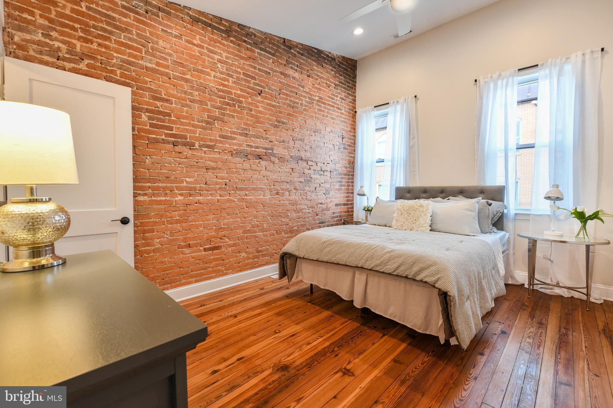 LOCUST POINT - Residential