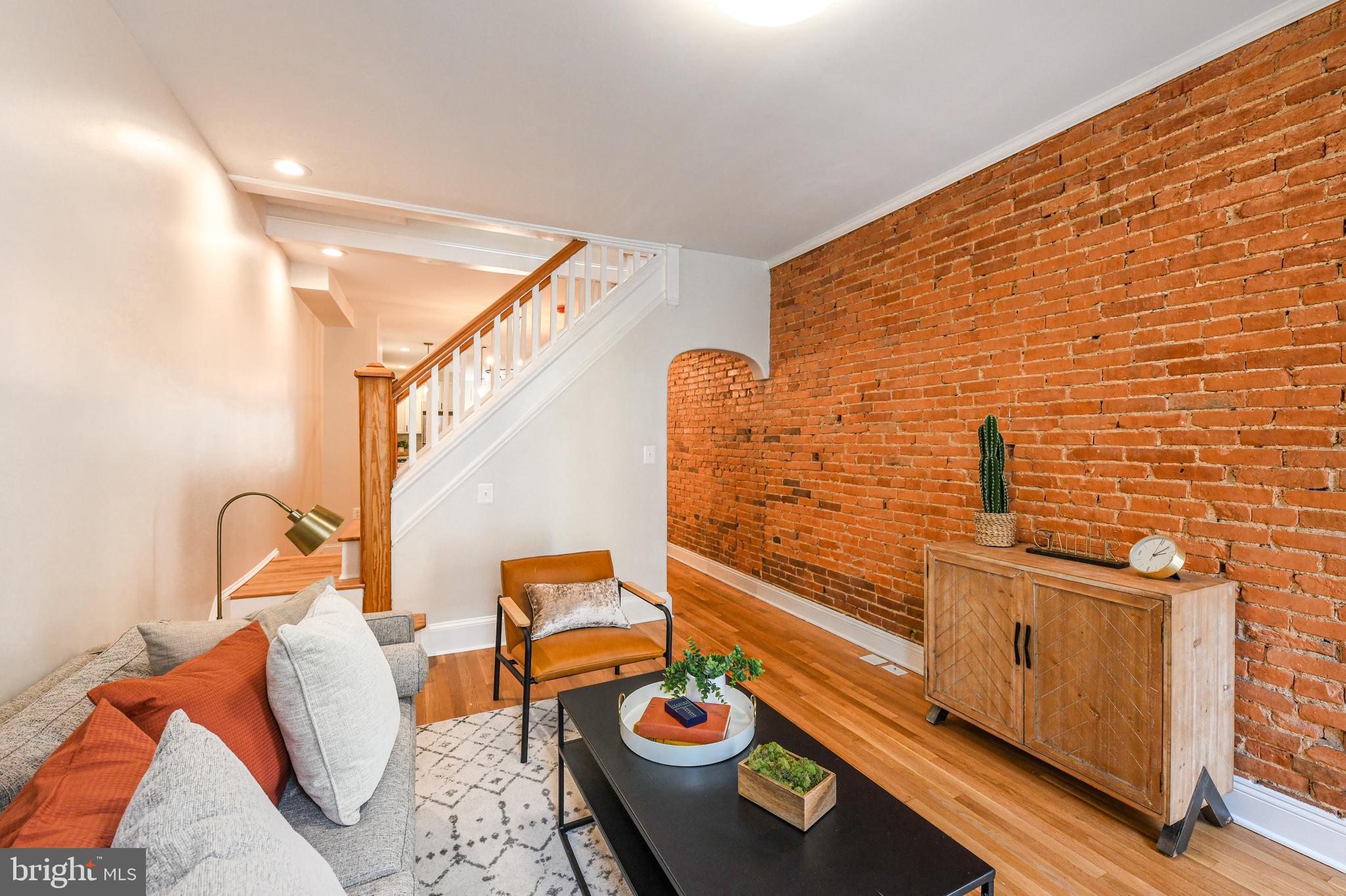 LOCUST POINT - Residential