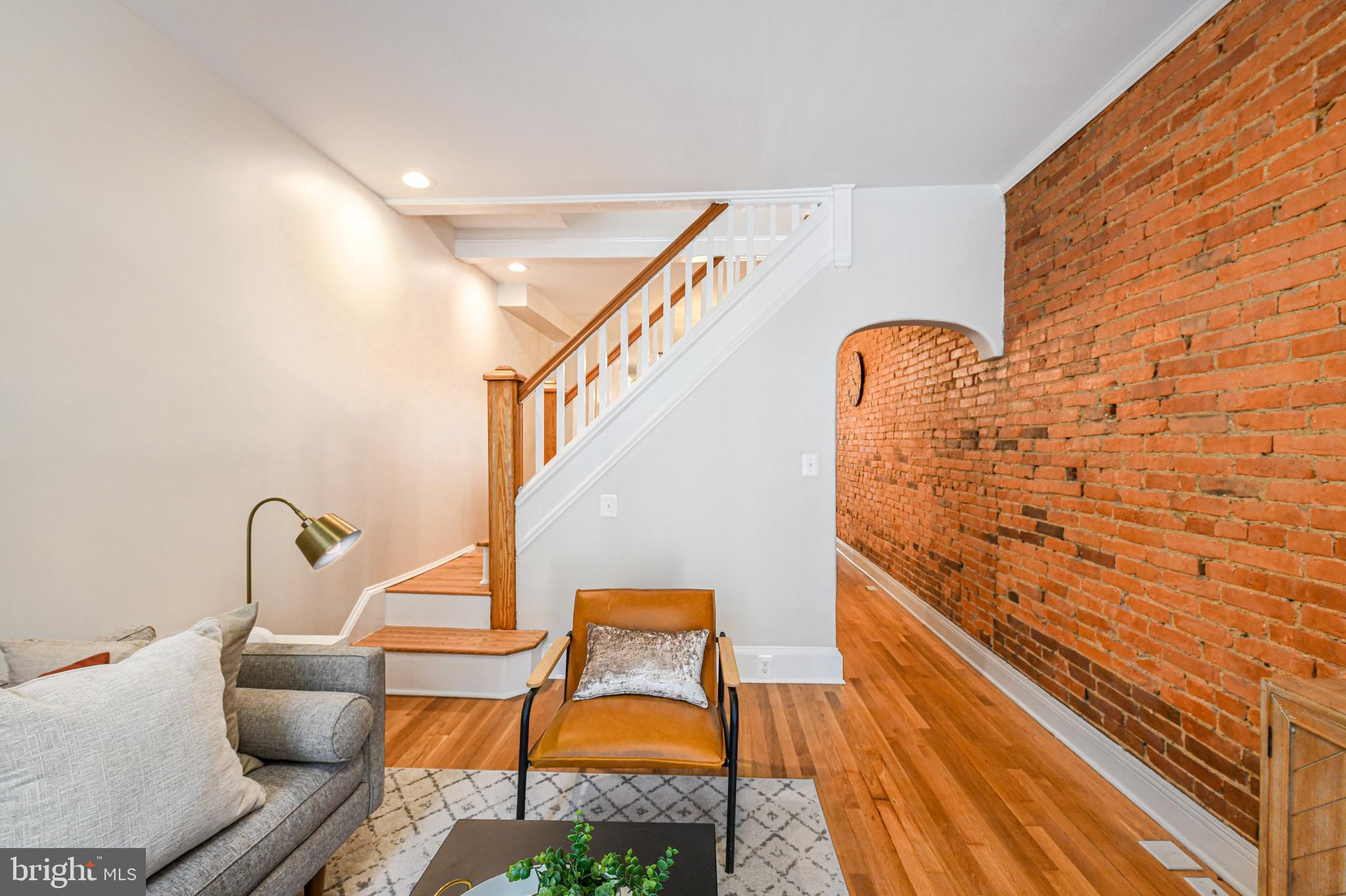 LOCUST POINT - Residential