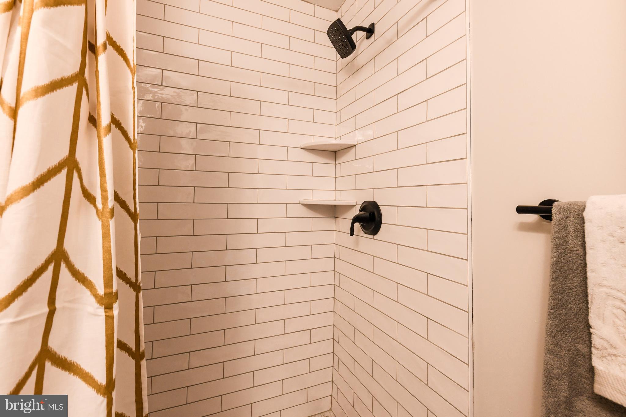 LOCUST POINT - Residential