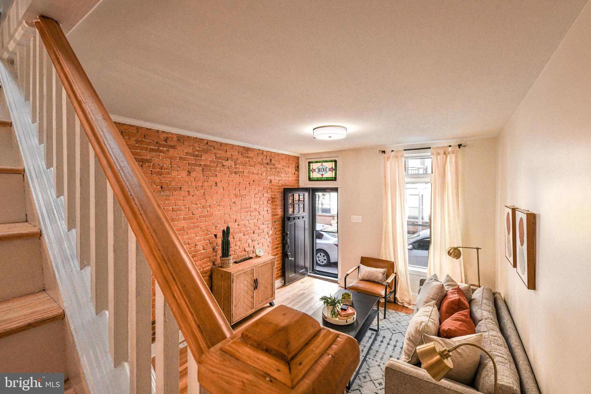 LOCUST POINT - Residential