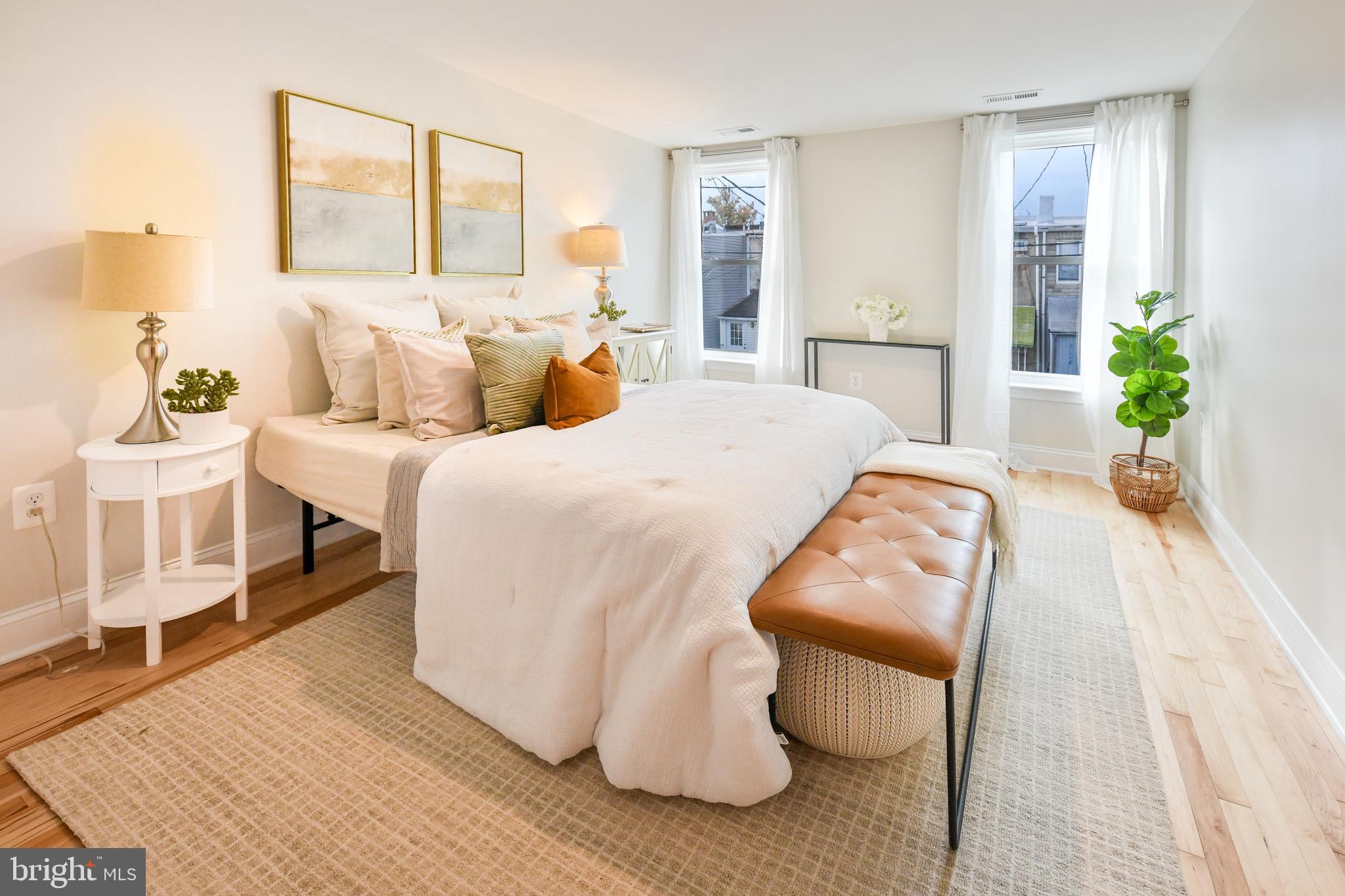 LOCUST POINT - Residential