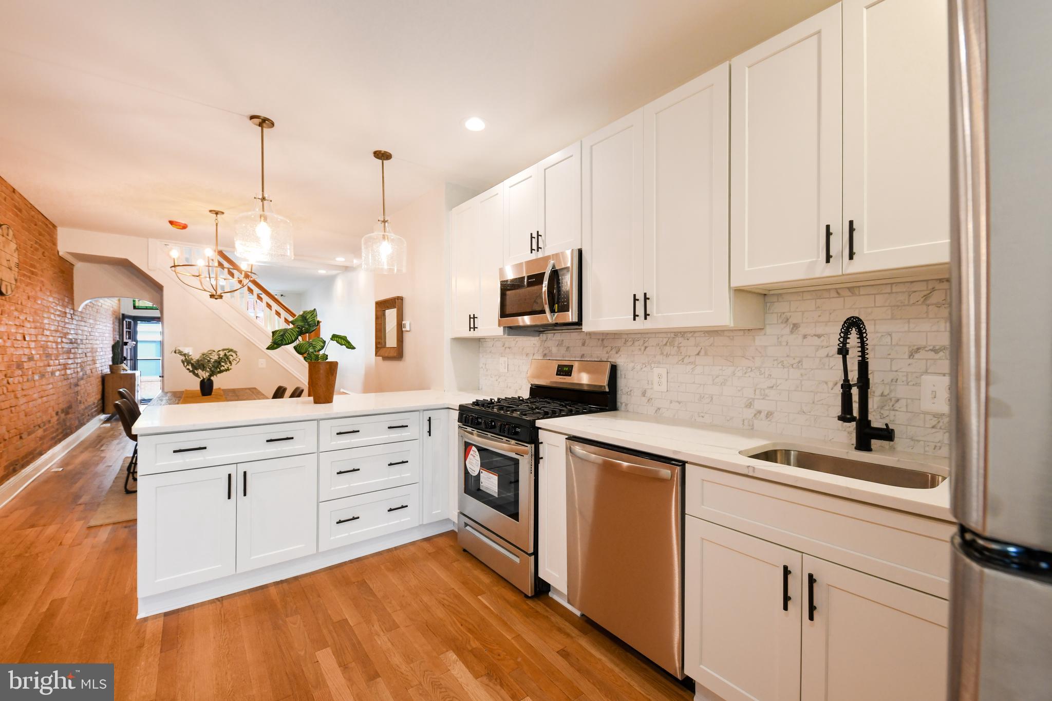 LOCUST POINT - Residential