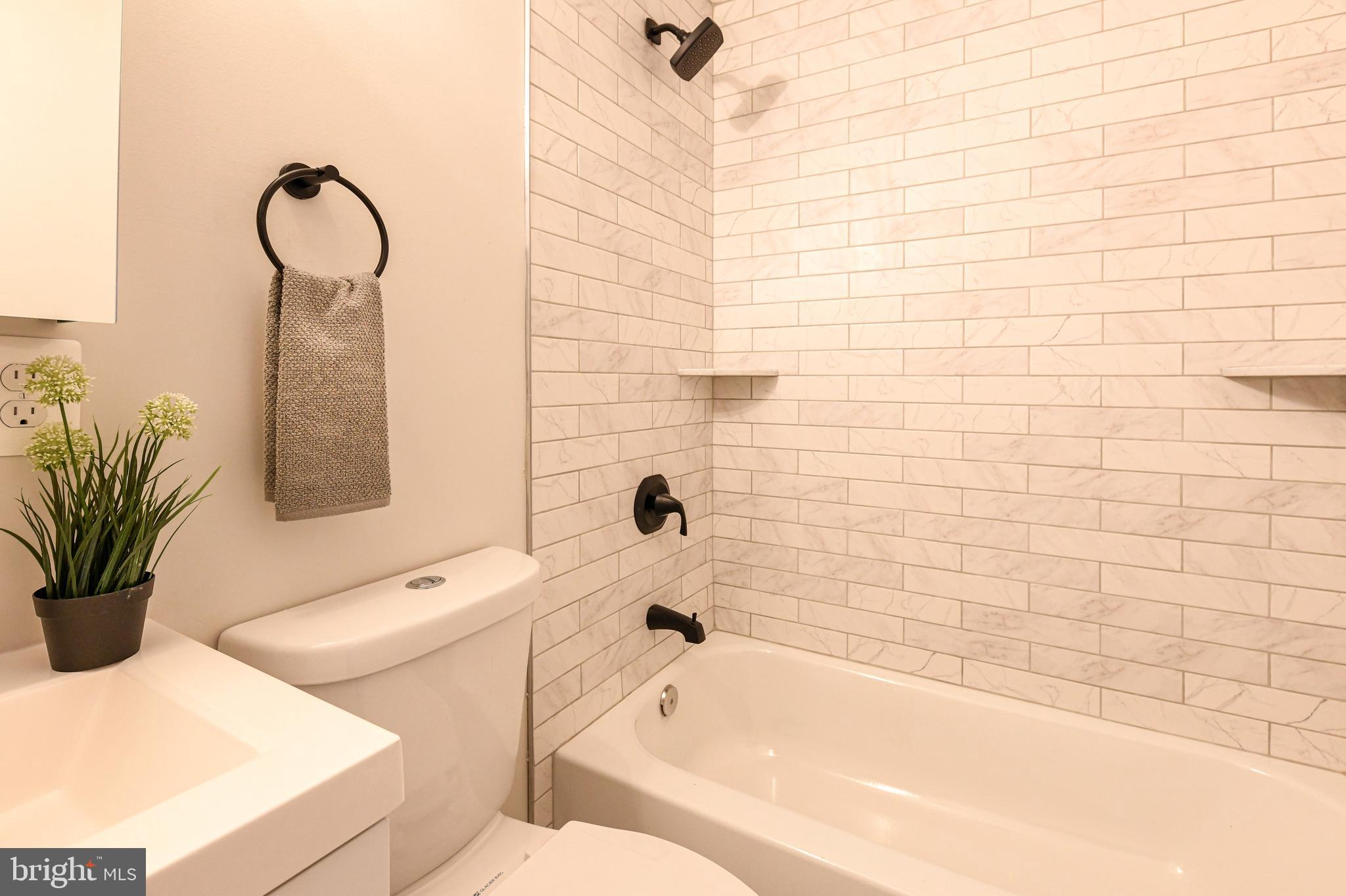 LOCUST POINT - Residential