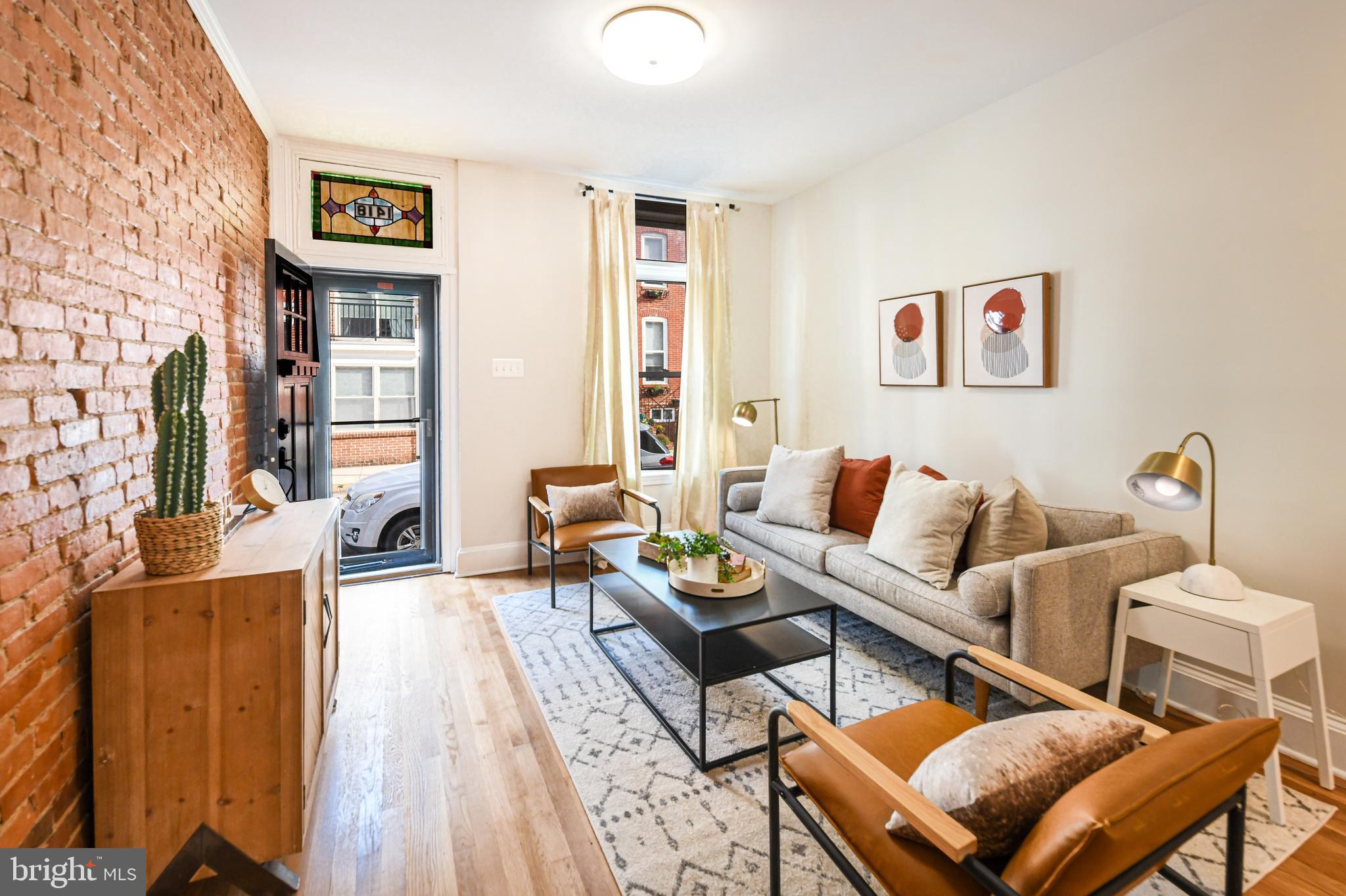 LOCUST POINT - Residential