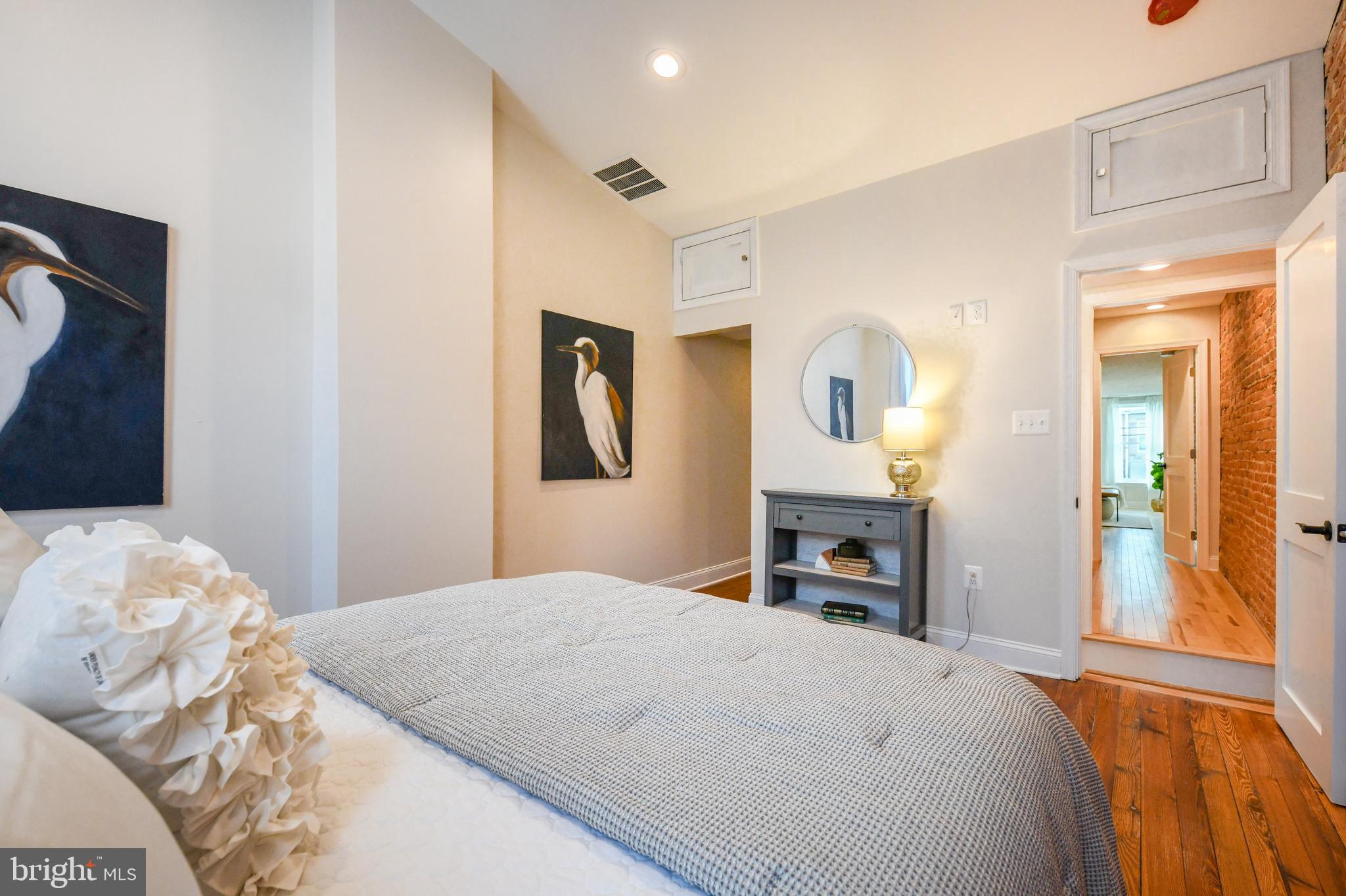 LOCUST POINT - Residential