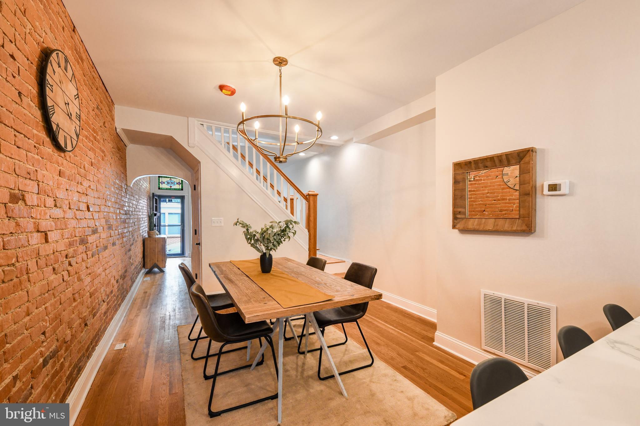 LOCUST POINT - Residential