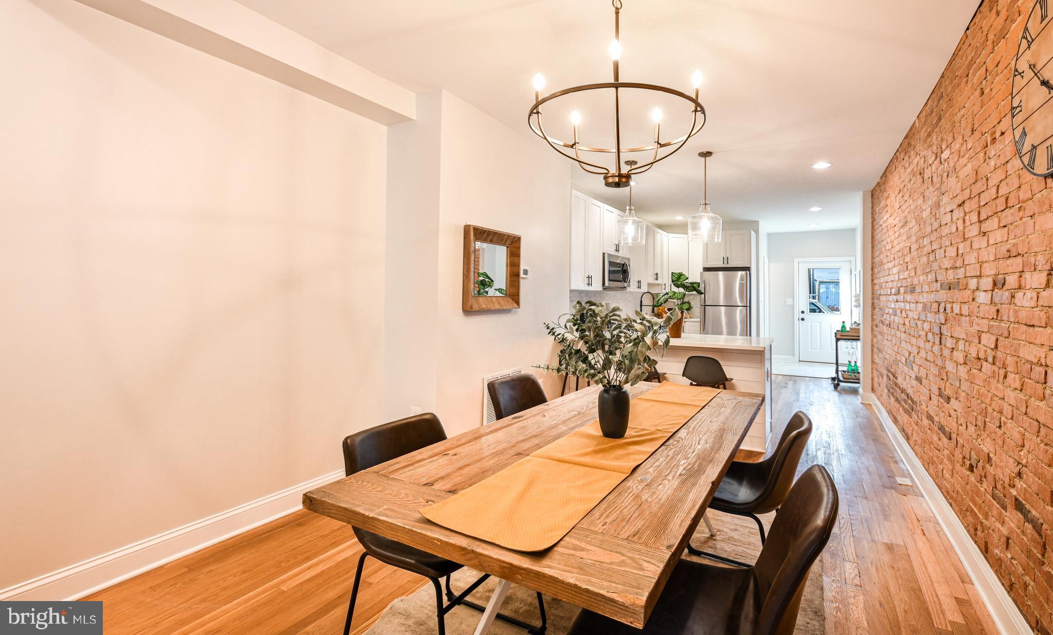 LOCUST POINT - Residential