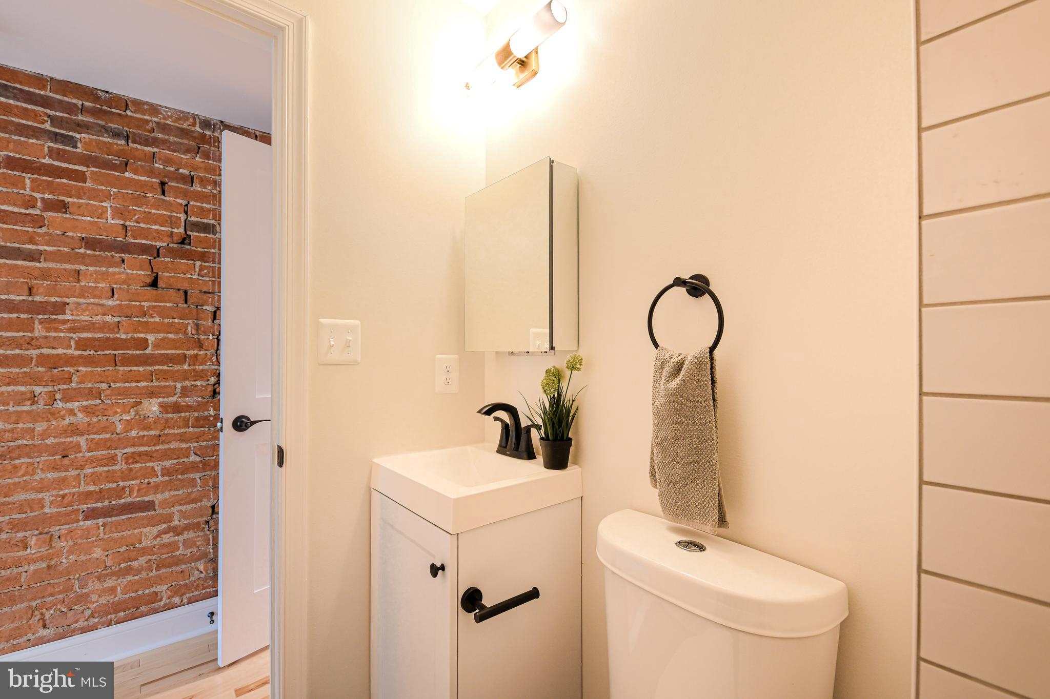 LOCUST POINT - Residential