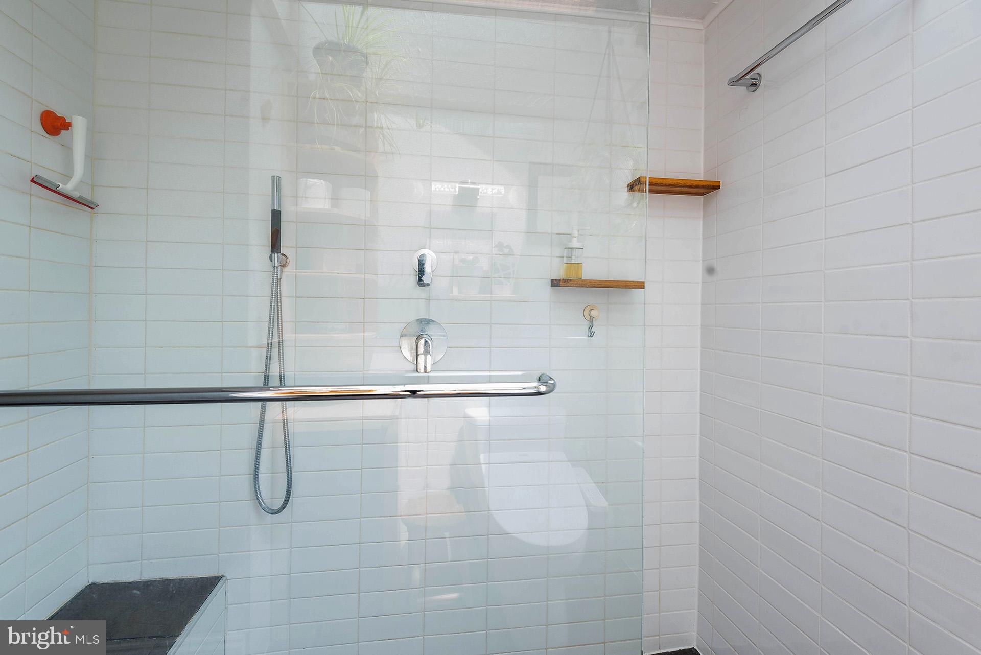 GREEN GABLES - Residential