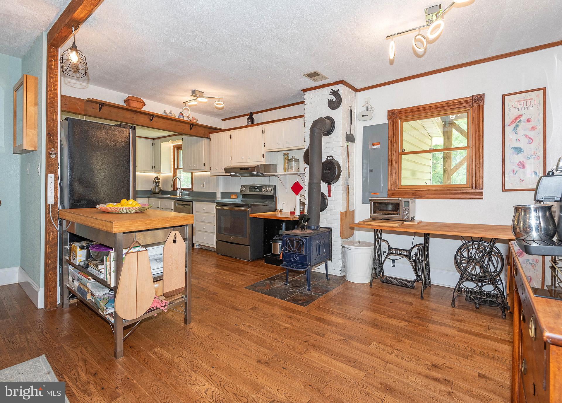 GREEN GABLES - Residential