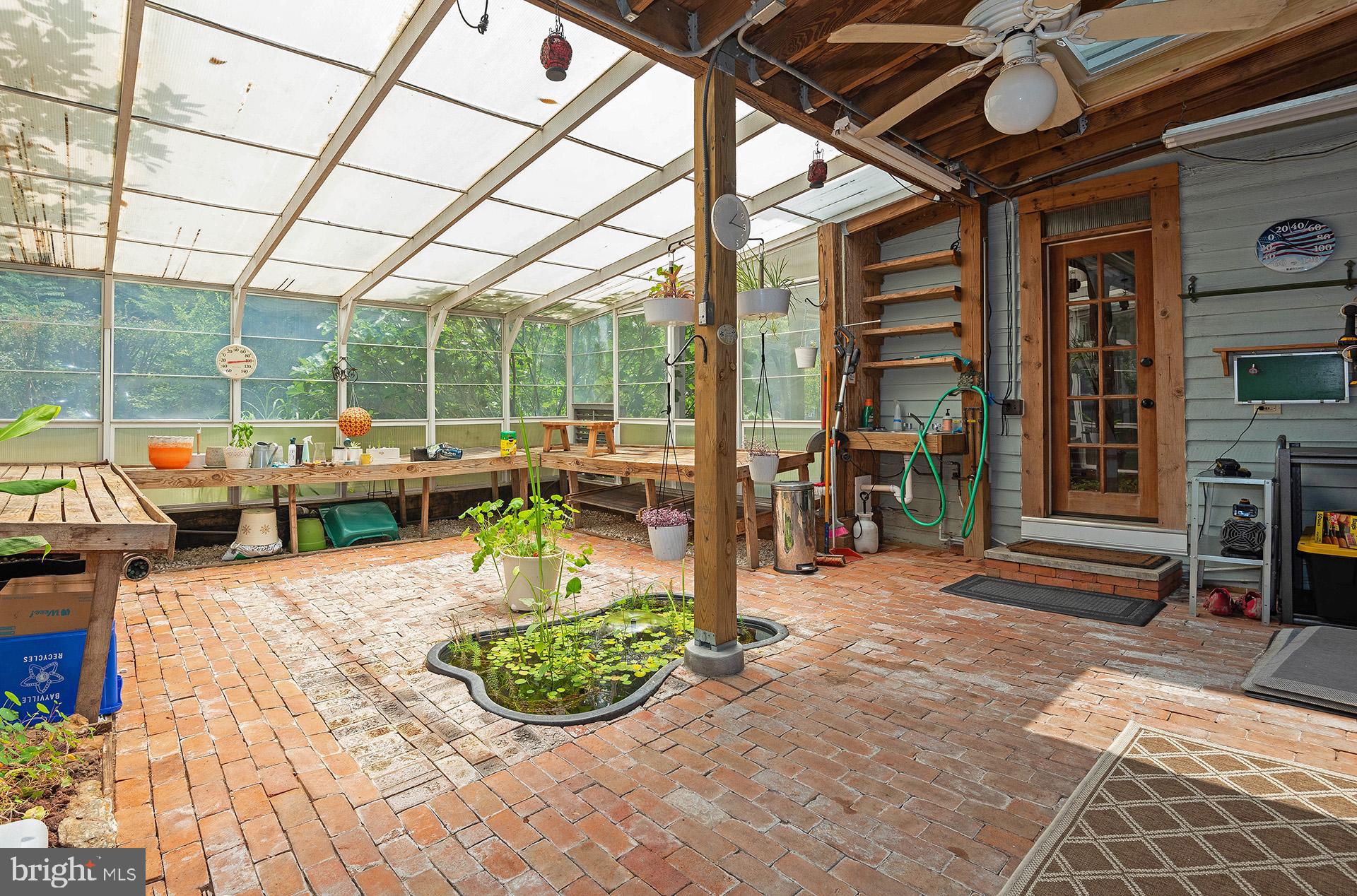 GREEN GABLES - Residential