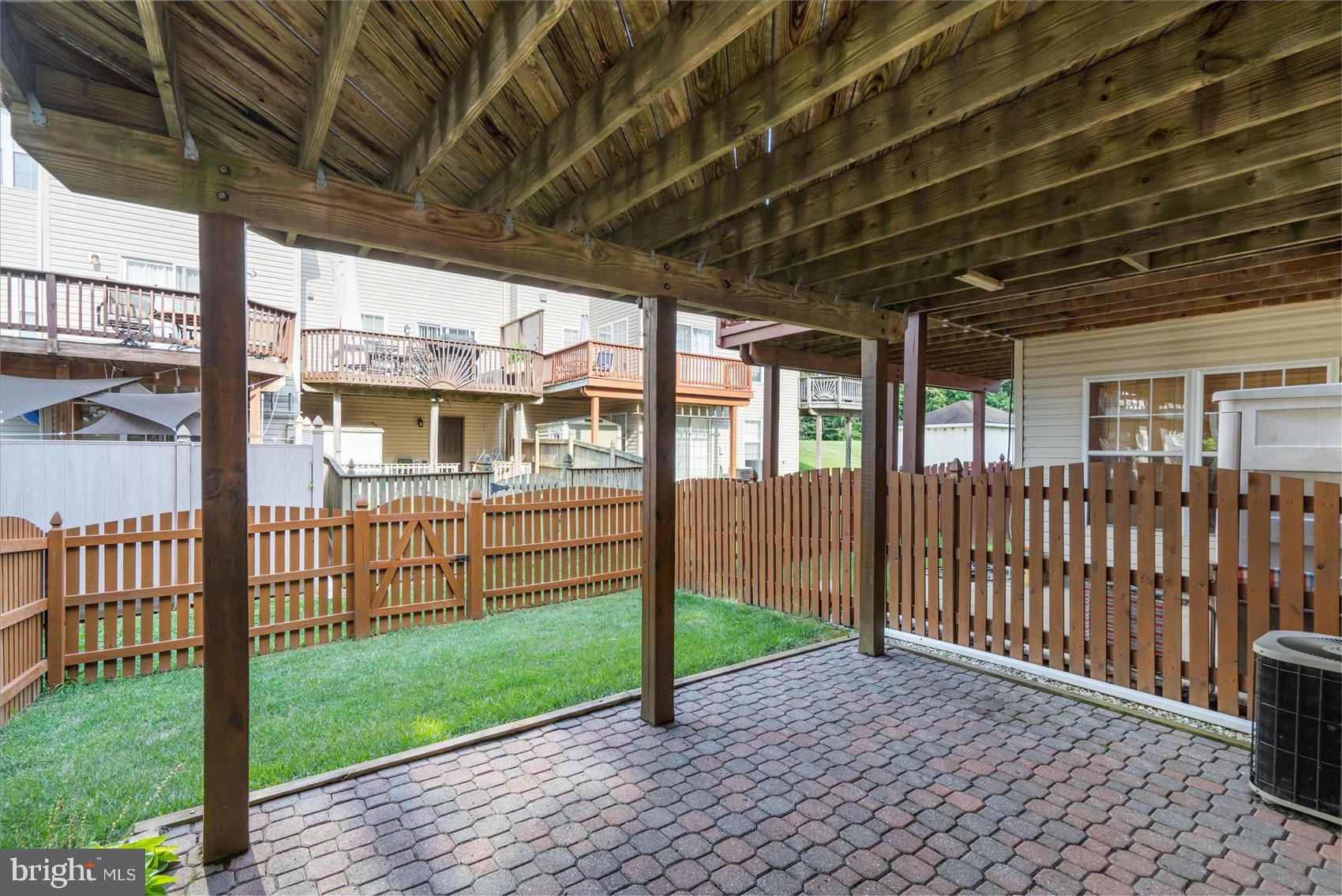 OAKHURST - Residential