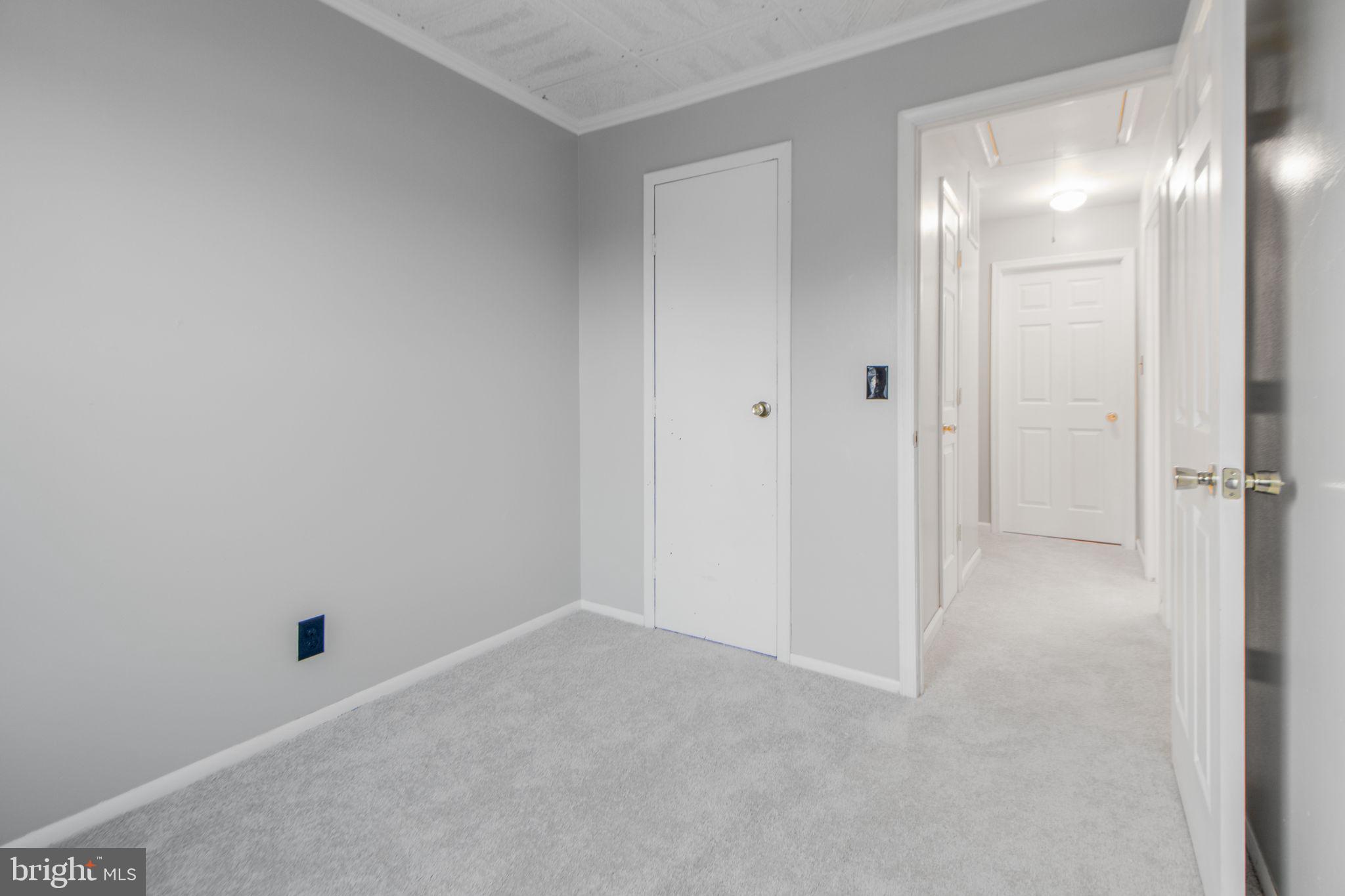 HARFORD SQUARE - Residential Lease