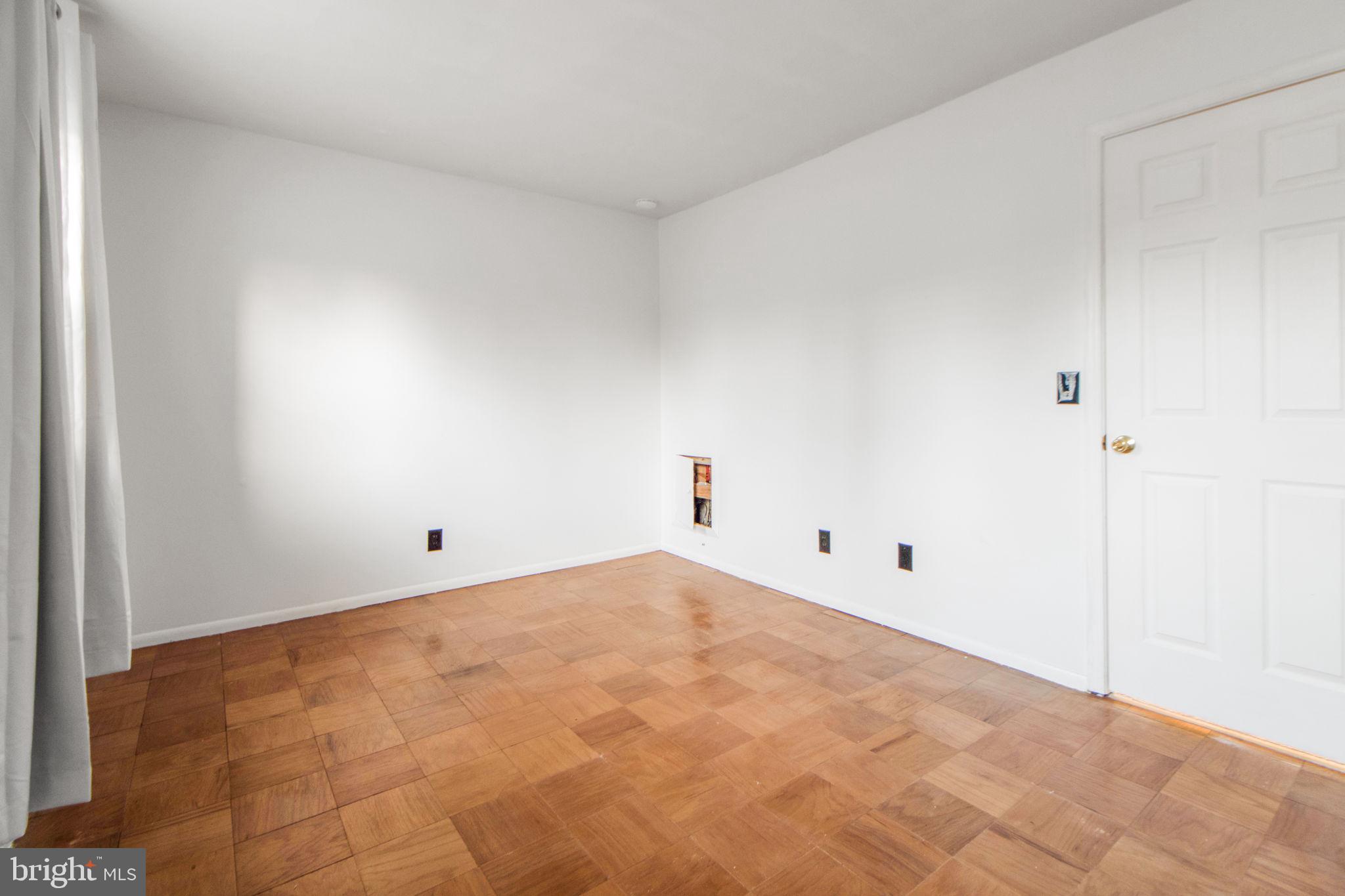 HARFORD SQUARE - Residential Lease