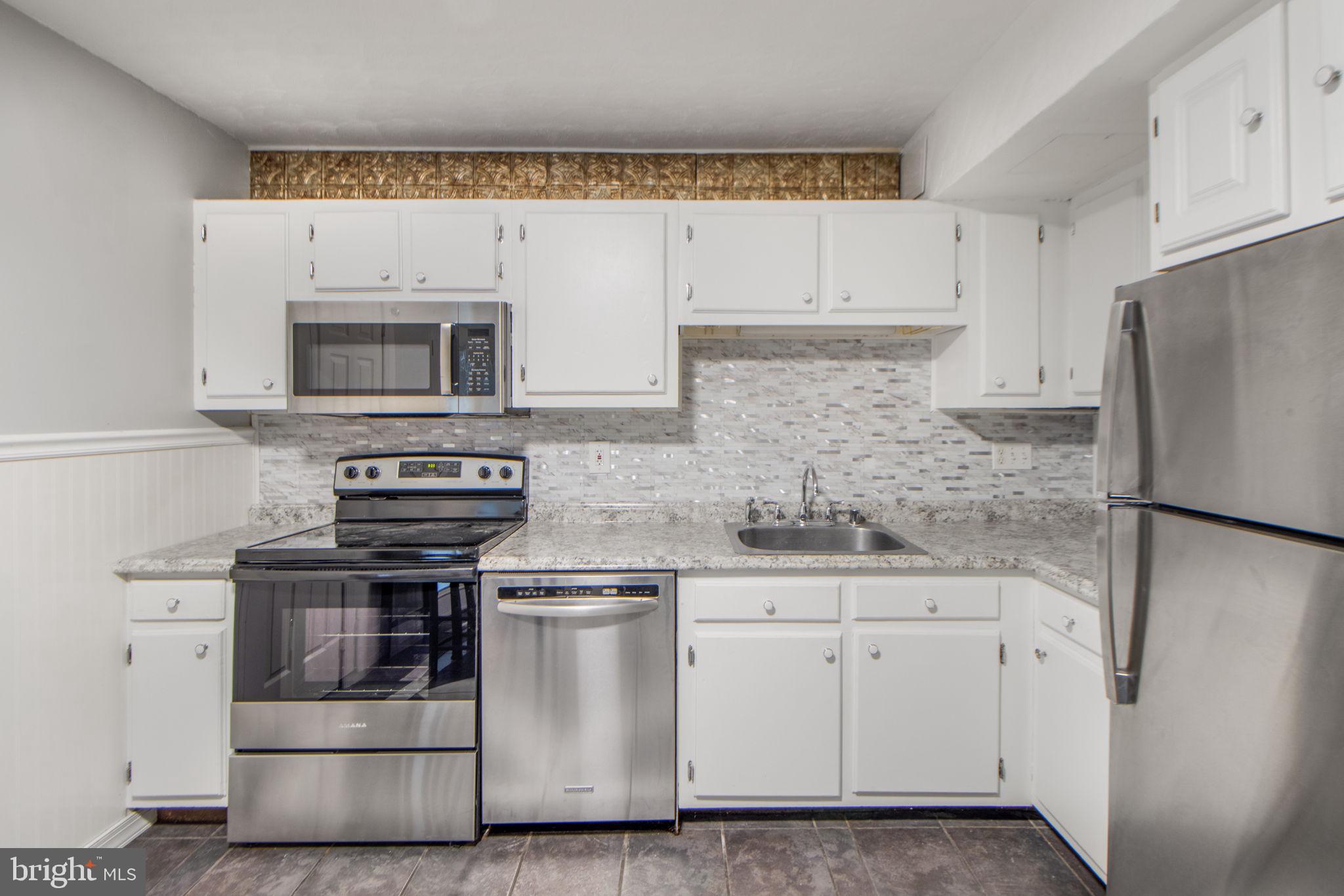 HARFORD SQUARE - Residential Lease