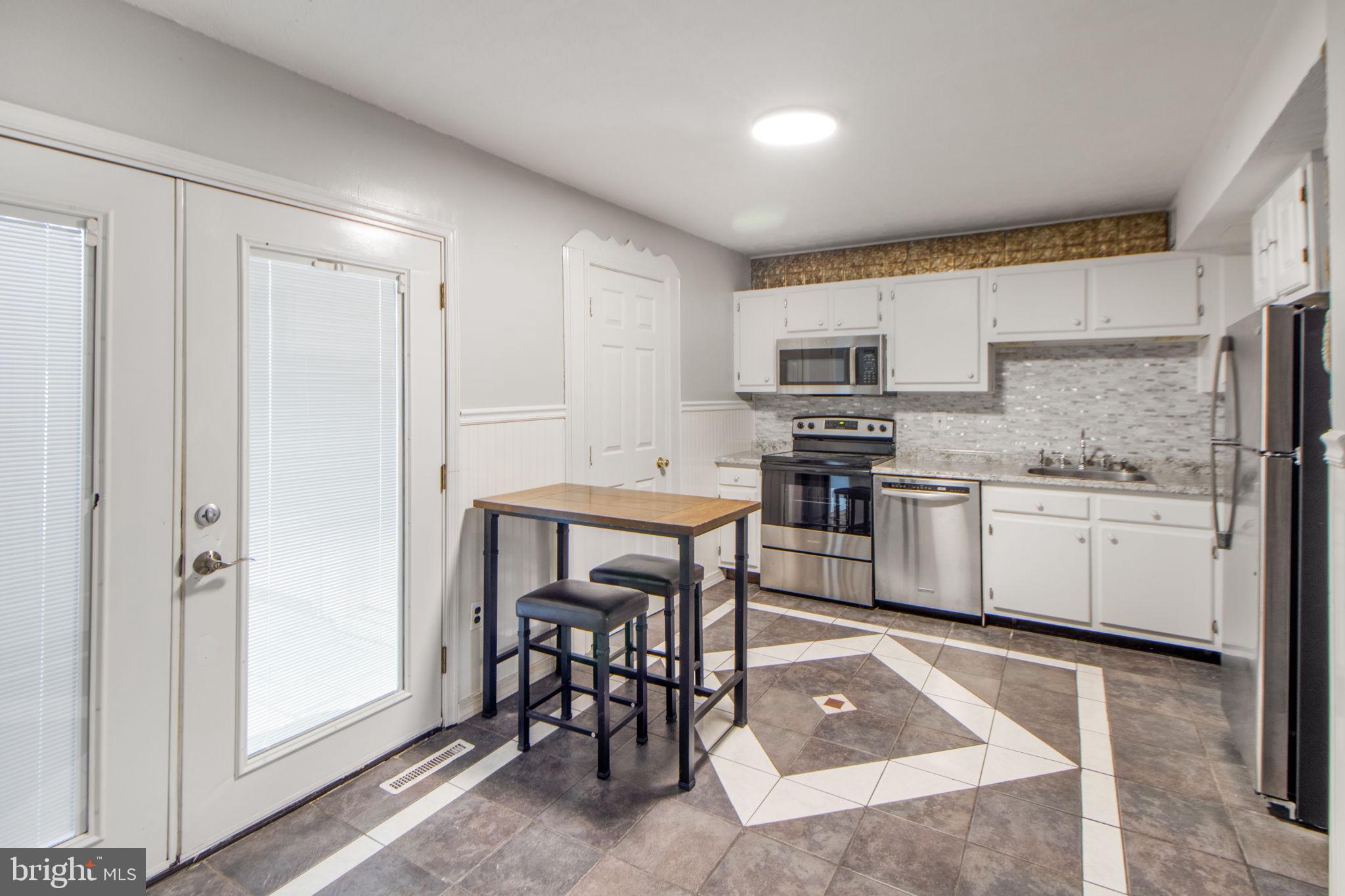 HARFORD SQUARE - Residential Lease