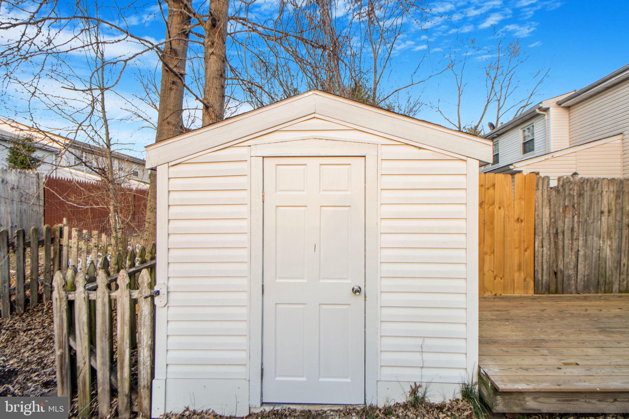 HARFORD SQUARE - Residential Lease