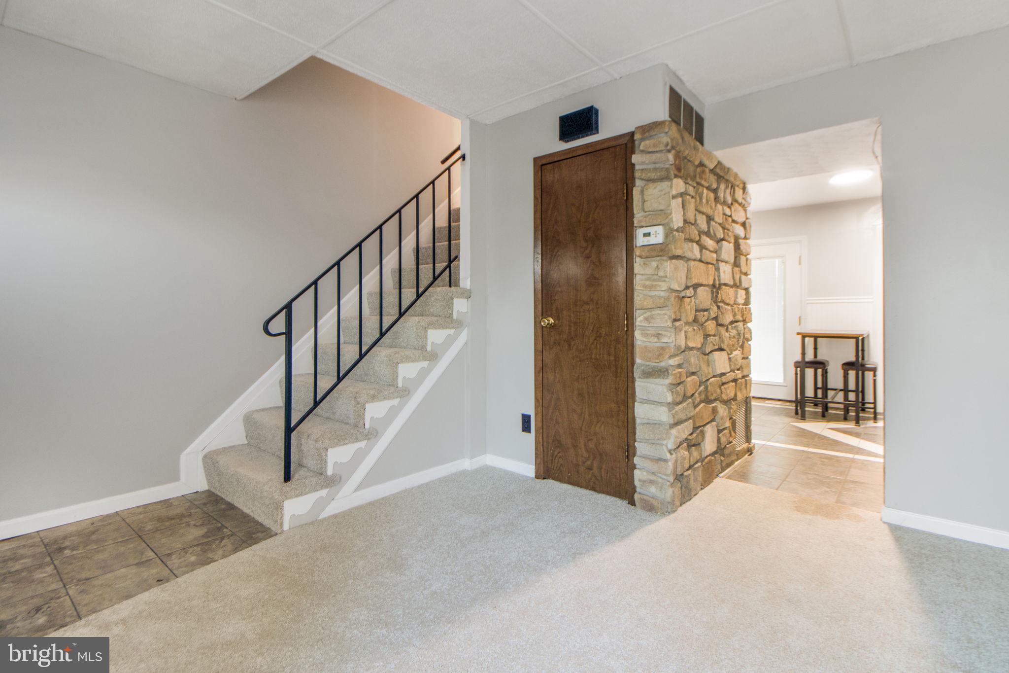 HARFORD SQUARE - Residential Lease