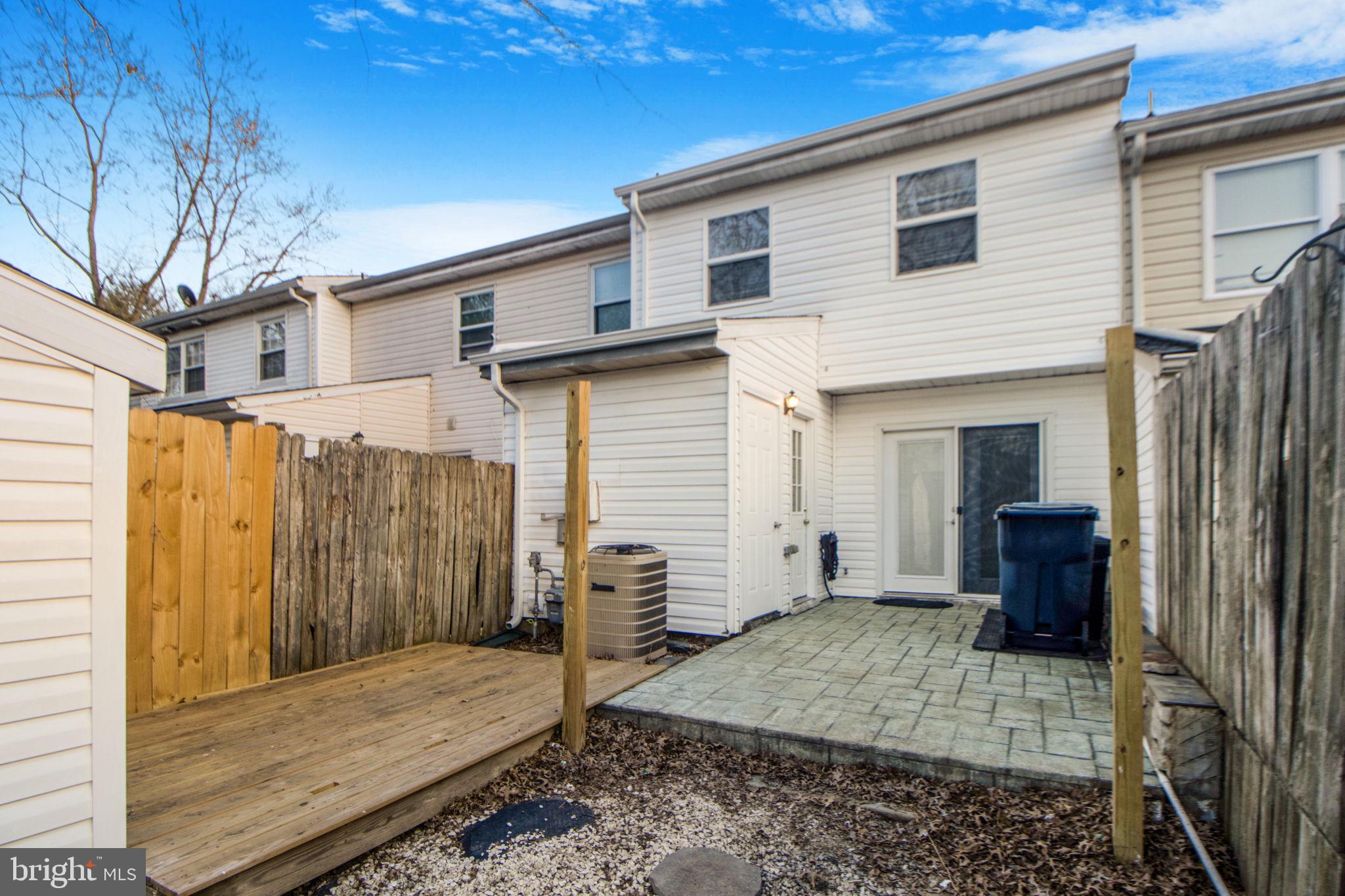 HARFORD SQUARE - Residential Lease