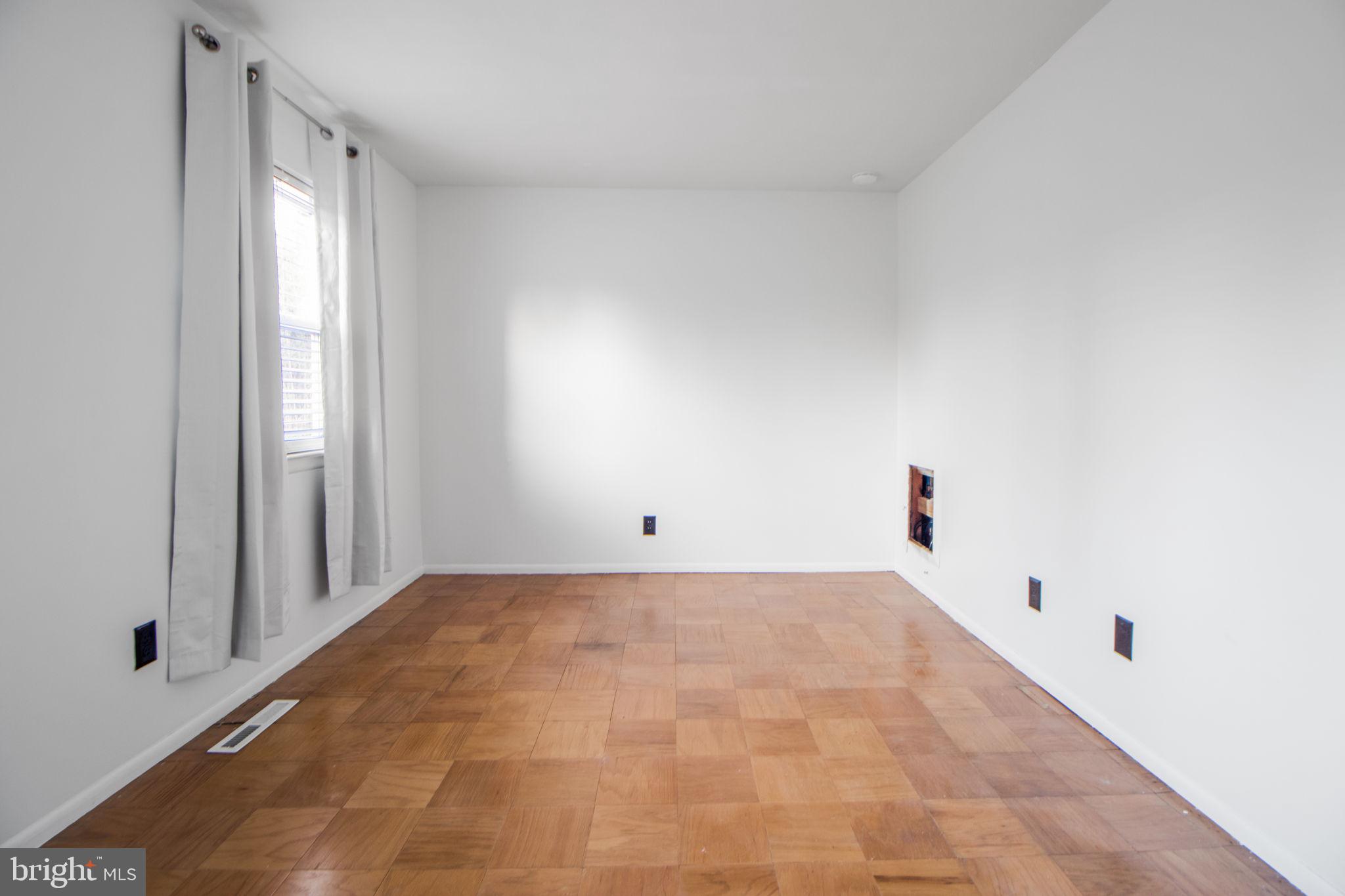 HARFORD SQUARE - Residential Lease