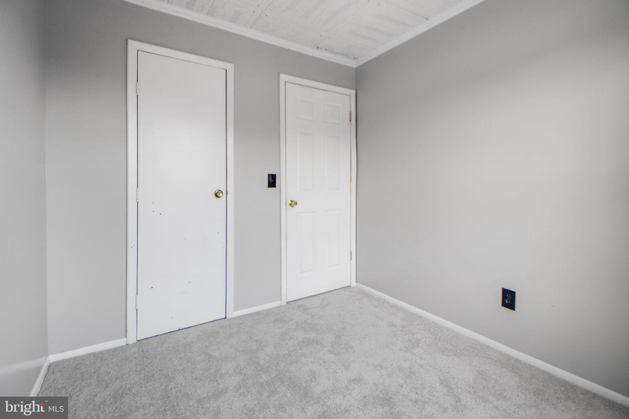 HARFORD SQUARE - Residential Lease