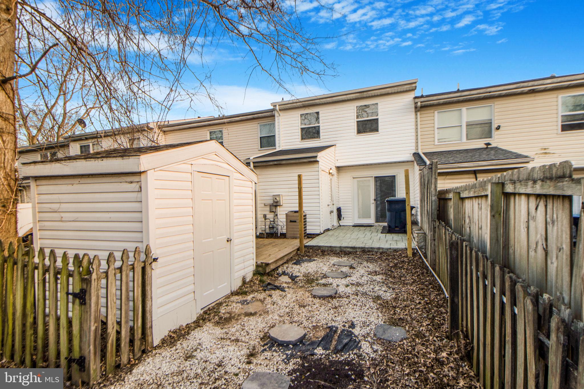 HARFORD SQUARE - Residential Lease