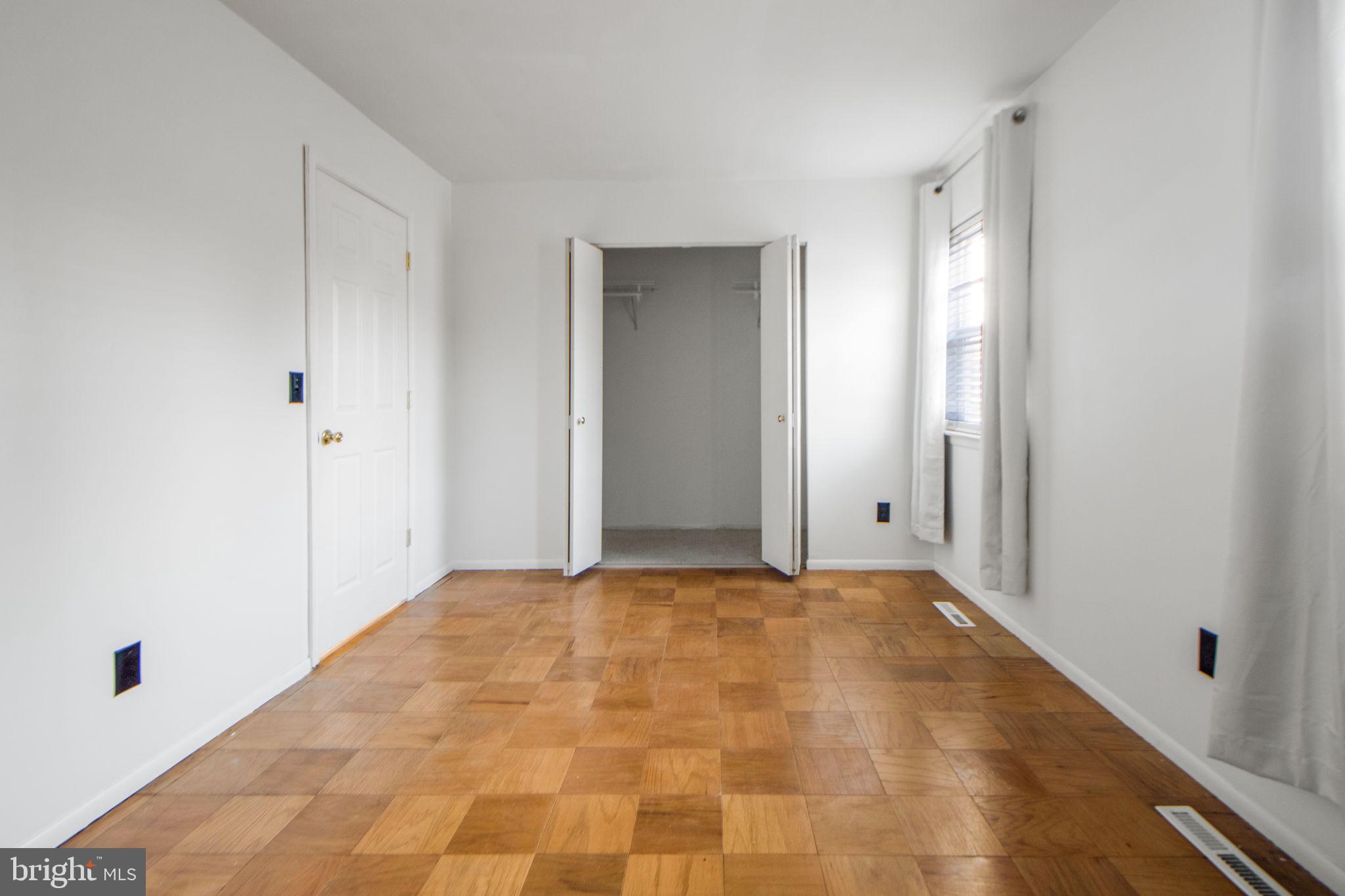 HARFORD SQUARE - Residential Lease