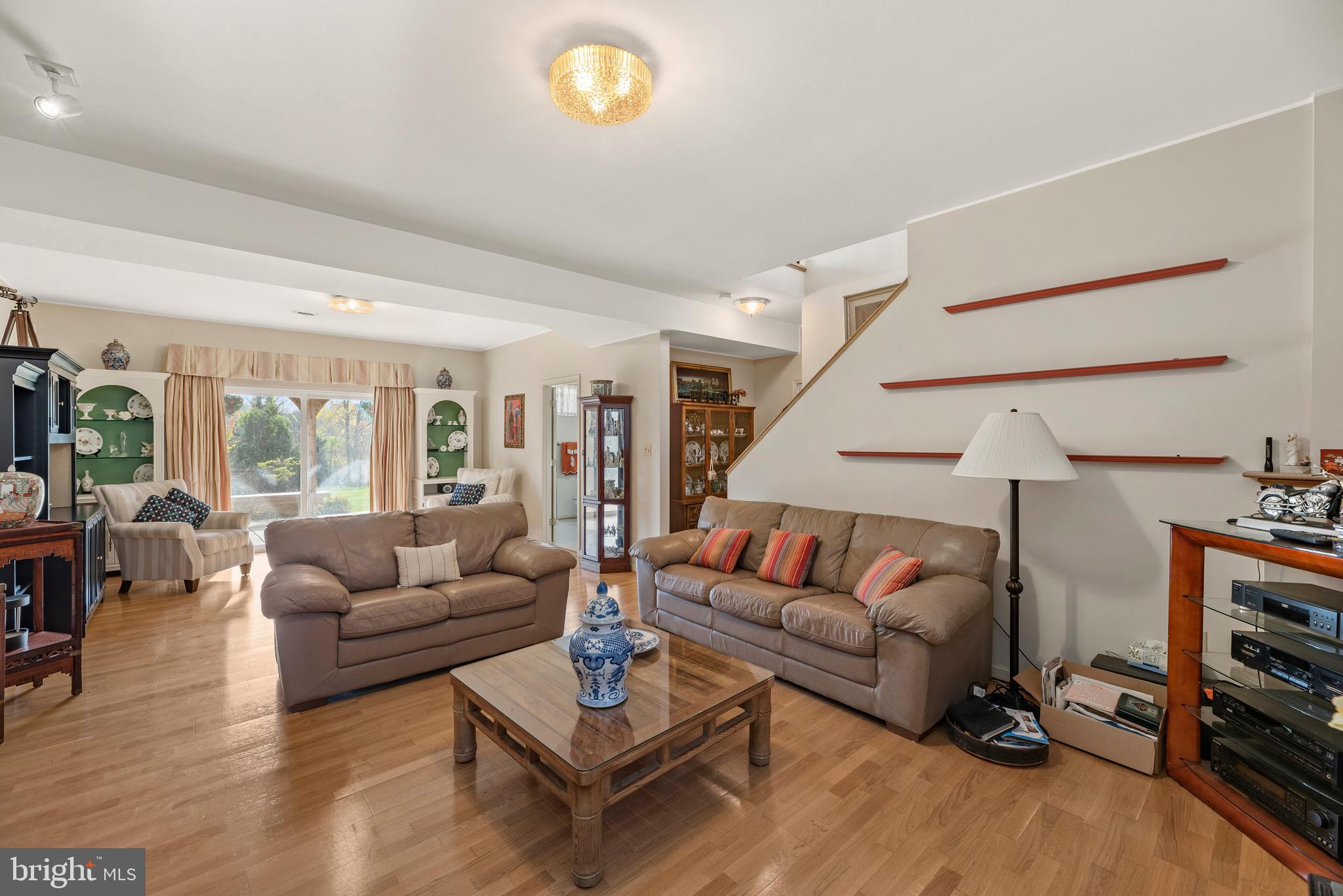 LAYTONSVILLE OUTSIDE - Residential