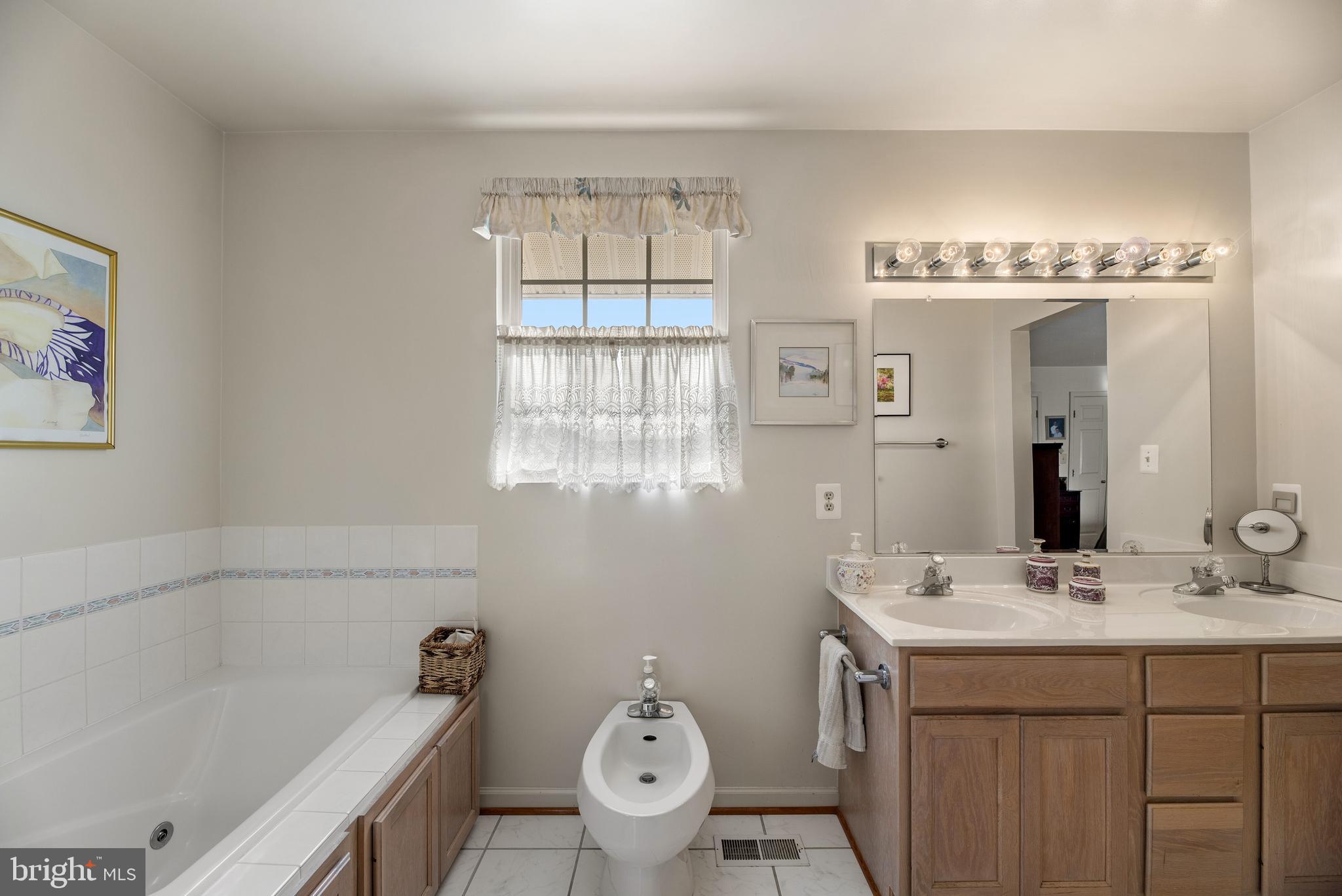 LAYTONSVILLE OUTSIDE - Residential