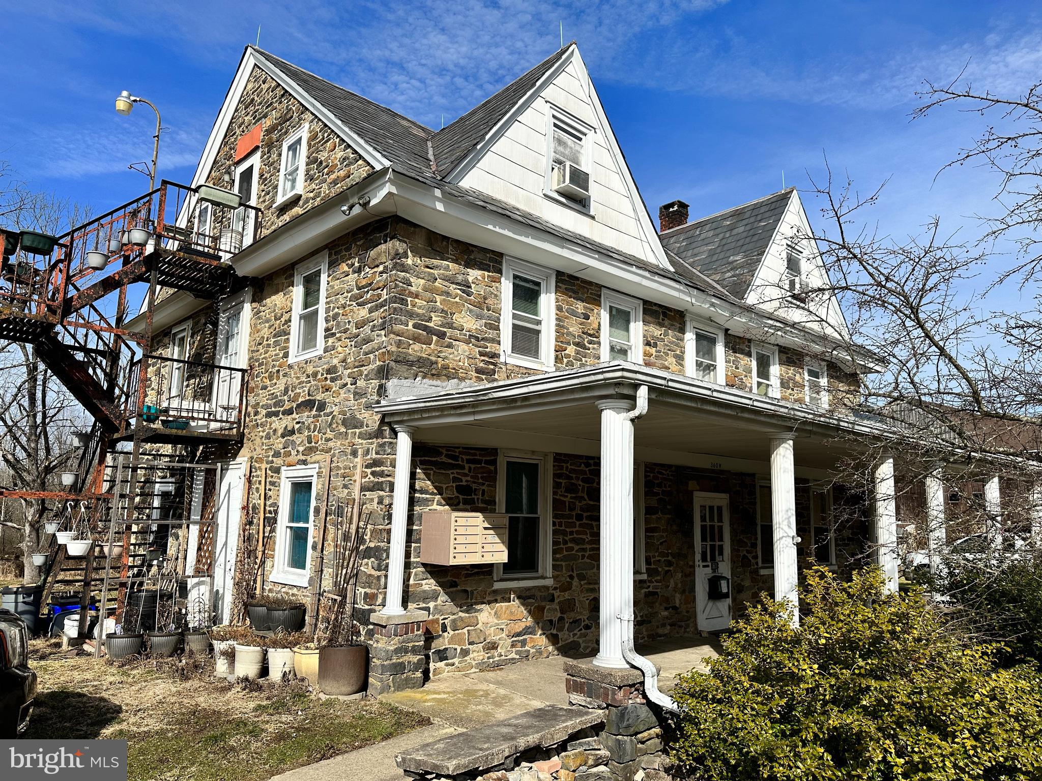 This is a 1 floor 2 bedroom apartment. The tenant pays for heat, electric and cable. The requirements are good credit, application, proof of income, copy of driver's license and background clearances. Once month's rent and one month's security is what is required at the signing of lease. Landlord would prefer a 2 year lease.