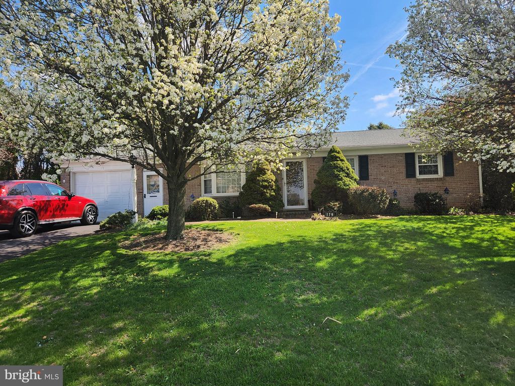 Photo of 179 Eastbrook Road, SMOKETOWN, PA 17576 (MLS # PALA2087100)