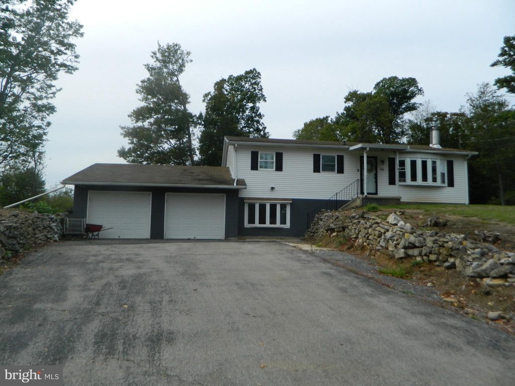 Photo of 118 Bending Oak Drive, BELLEFONTE, PA 16823 (MLS # PACE2516510)