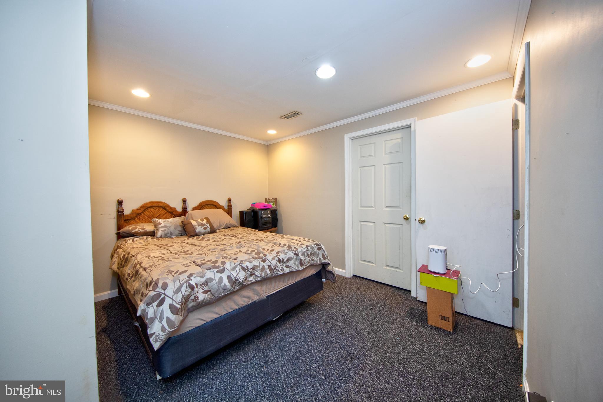 RIVERSIDE - Residential