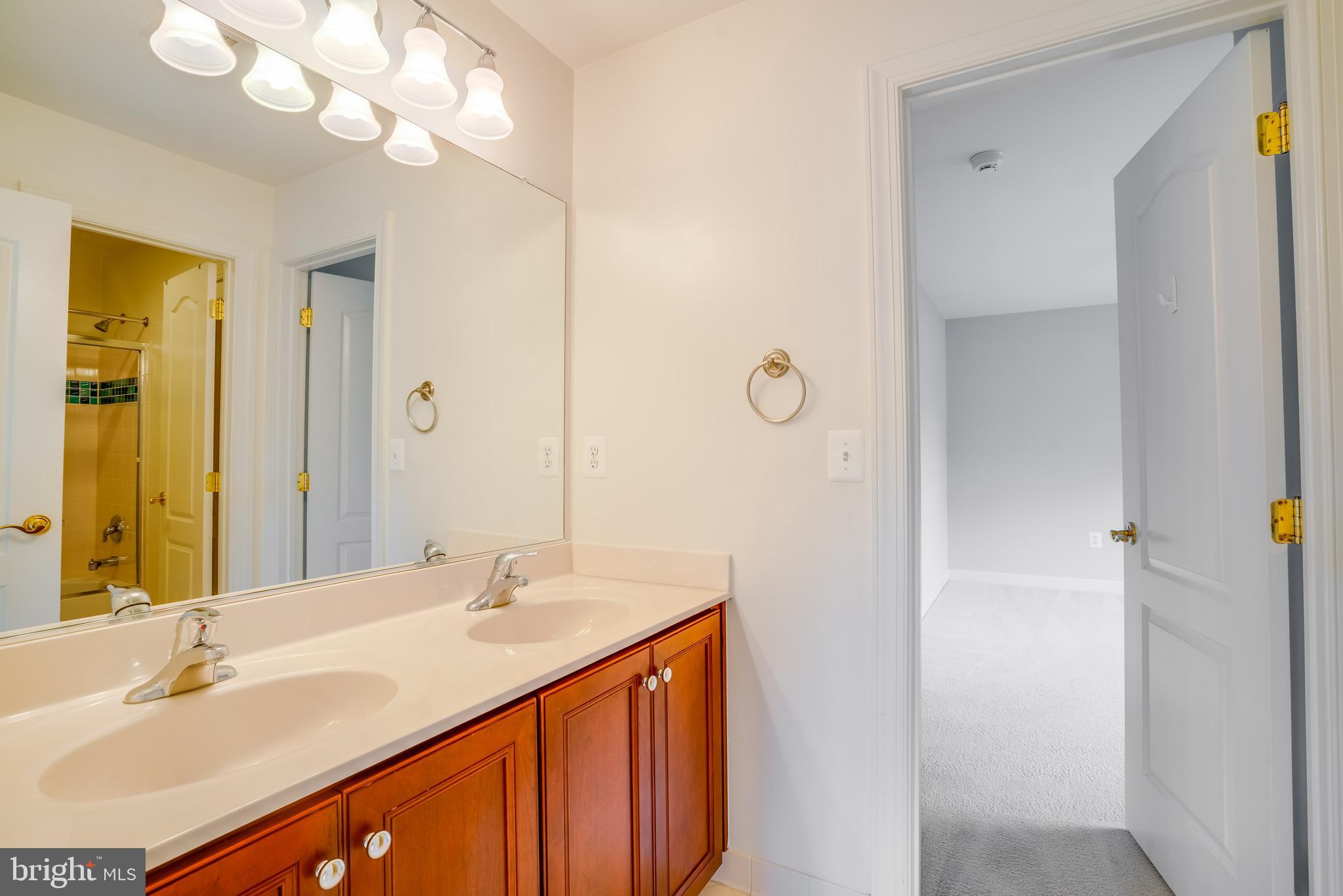 POPLAR TREE - Residential