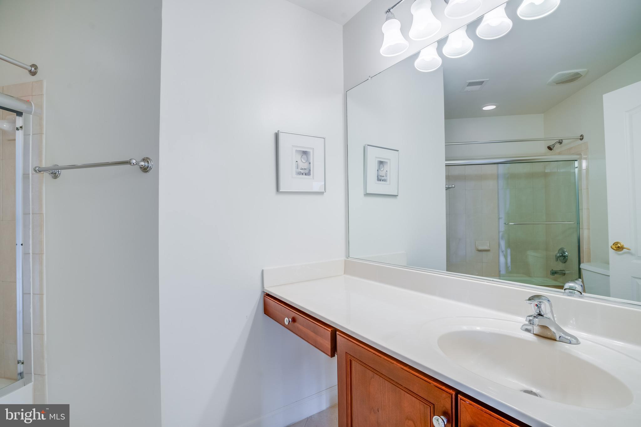 POPLAR TREE - Residential