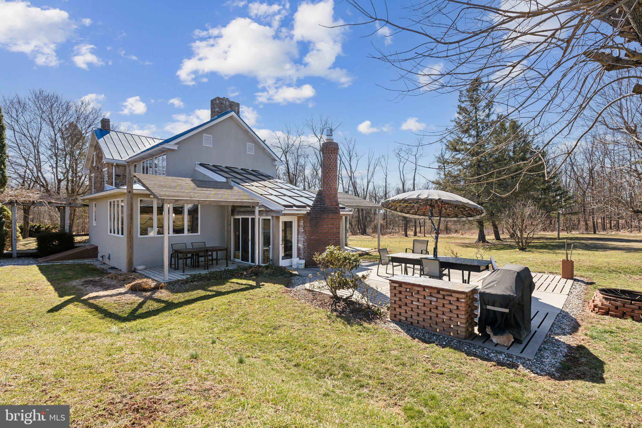464 LOCUST LANE
