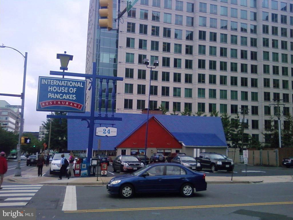 EASTVIEW AT BALLSTON METRO - Residential Lease