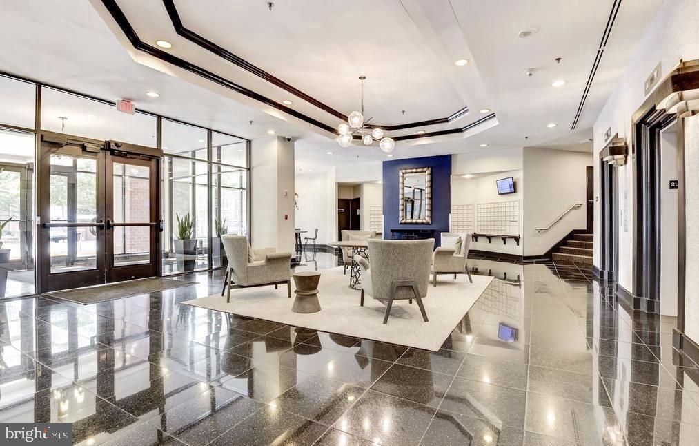 EASTVIEW AT BALLSTON METRO - Residential Lease