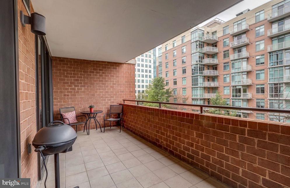 EASTVIEW AT BALLSTON METRO - Residential Lease