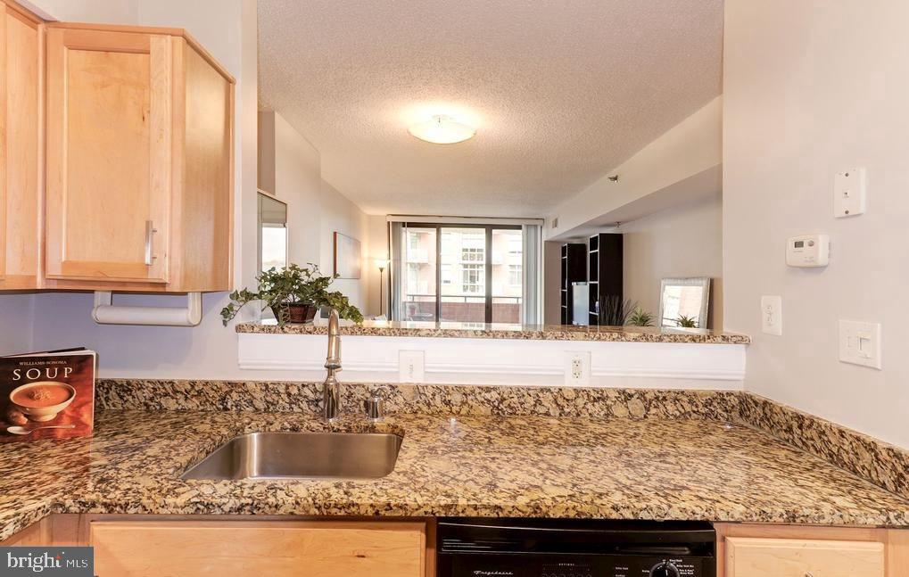 EASTVIEW AT BALLSTON METRO - Residential Lease