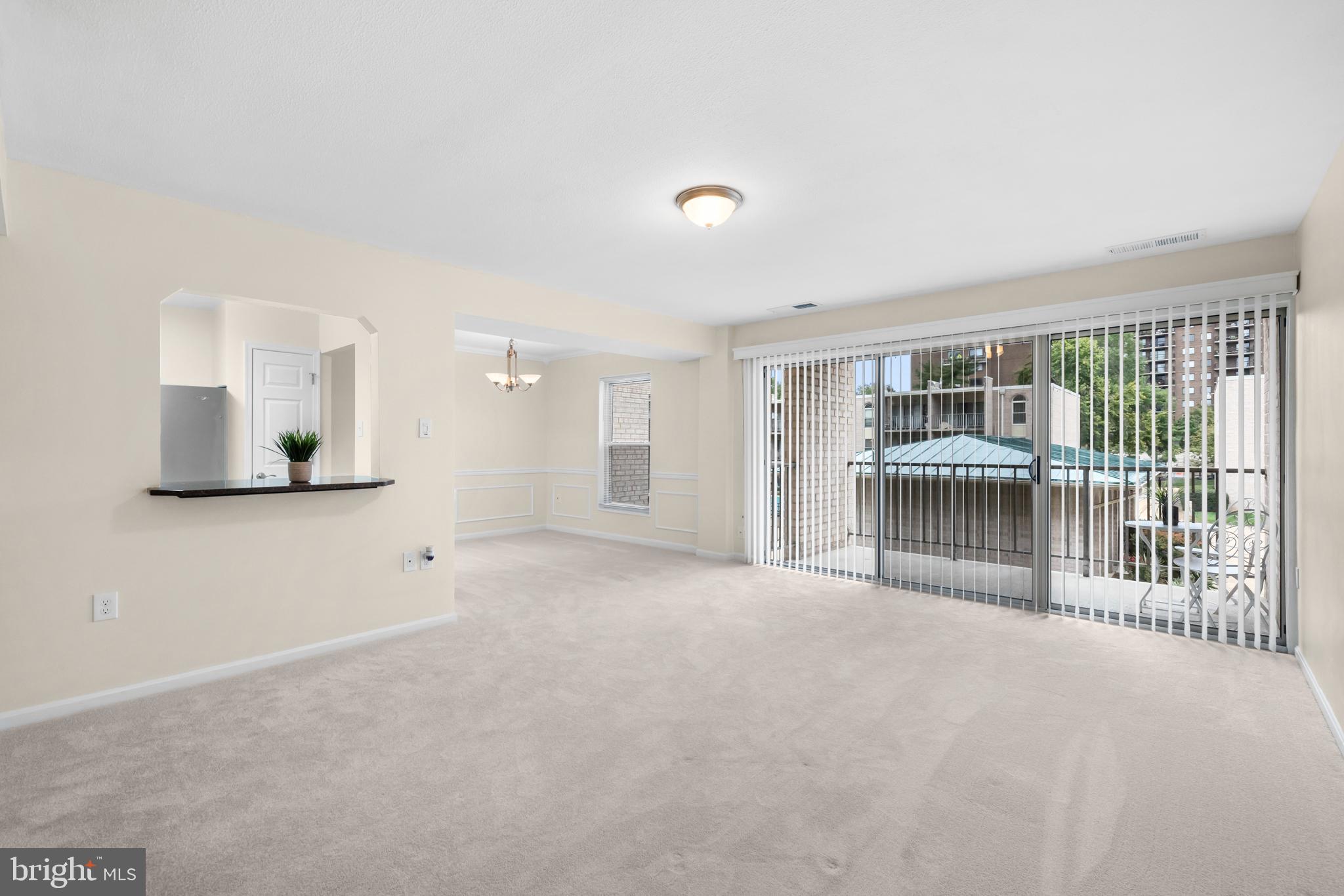 27 CANTERBURY SQUARE 201