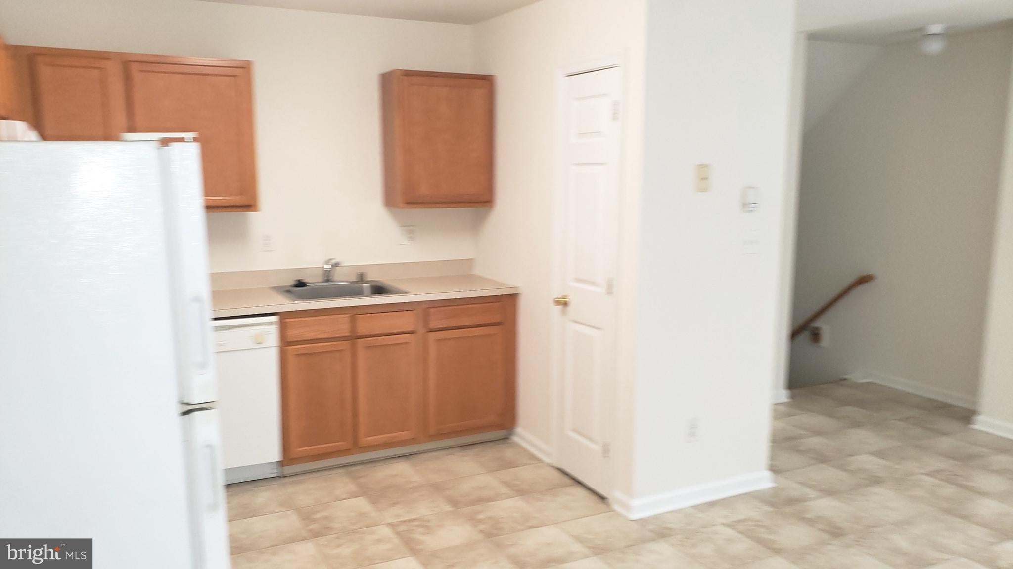 33 TETHER COURT