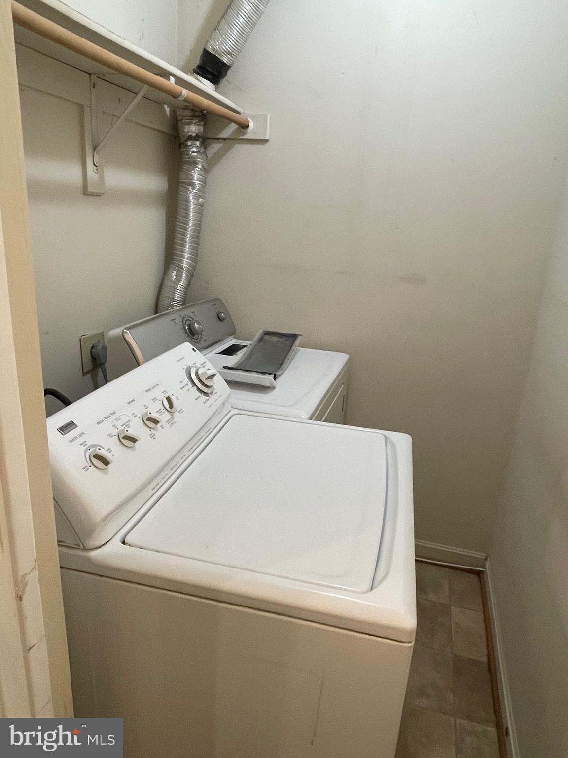 SEVEN OAKS - Residential Lease