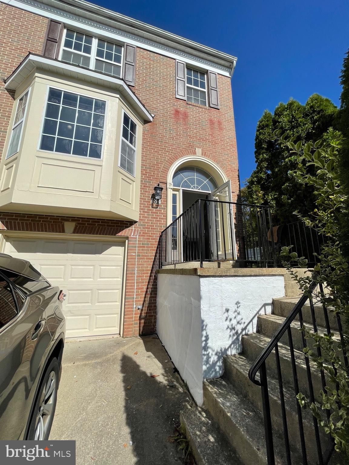 SEVEN OAKS - Residential Lease