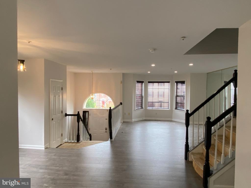 SEVEN OAKS - Residential Lease