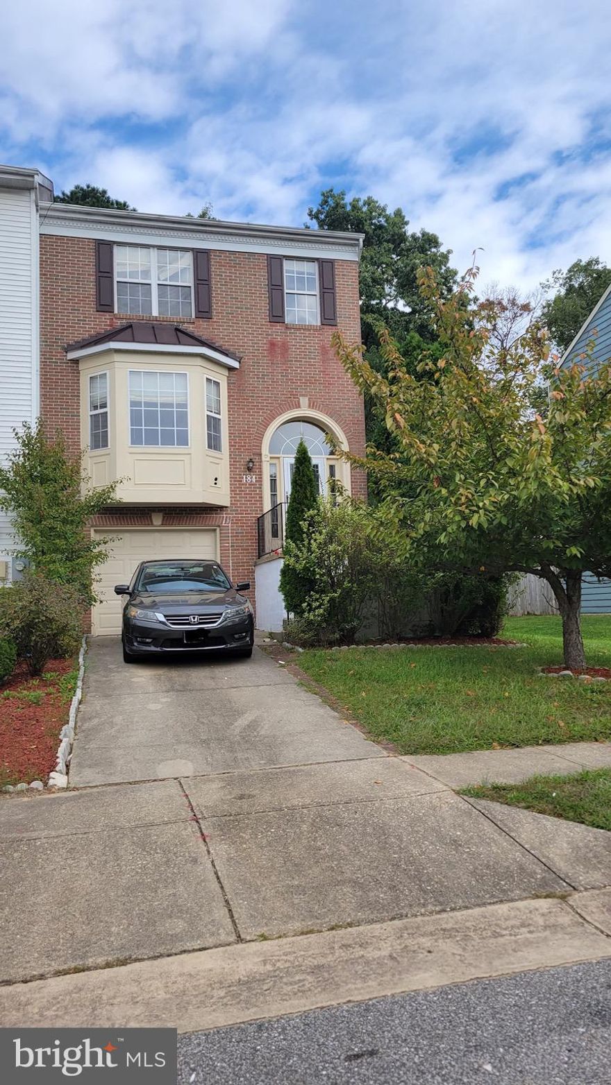 End unit townhouse in highly desirable Seven Oaks community in Odenton, MD.  Newly renovated flooring & paint in living room, updated kitchen with plenty of storage space & open dining area near patio walkout door.  All bedrooms & upstairs bathrooms has all new flooring, paint & light fixtures. Plenty of closet space with walk-in closet in master bedroom. 

This is must see townhouse & not to miss out to be next tenant of this amazing neighborhood!