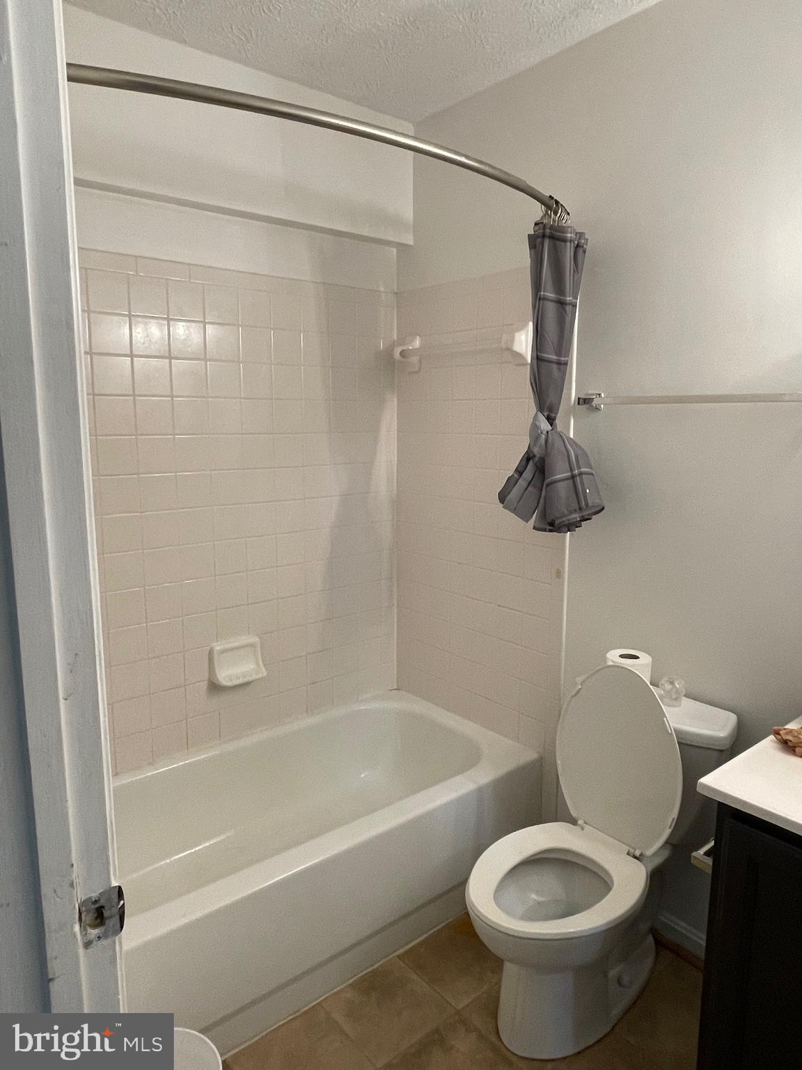 SEVEN OAKS - Residential Lease