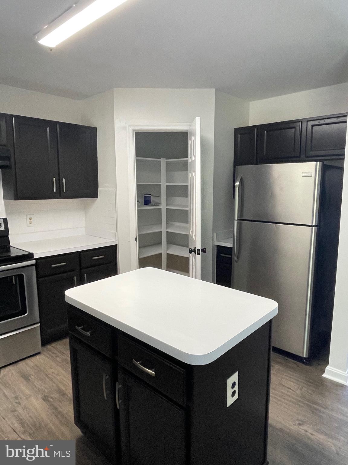 SEVEN OAKS - Residential Lease