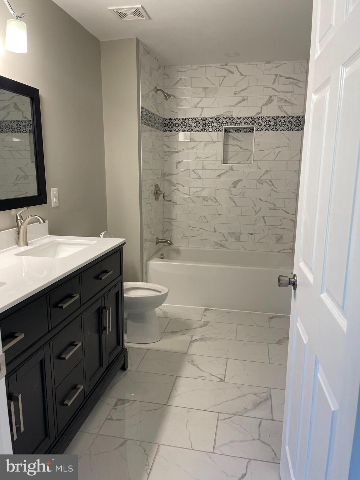 KING KENNEDY ESTATES - Residential Lease